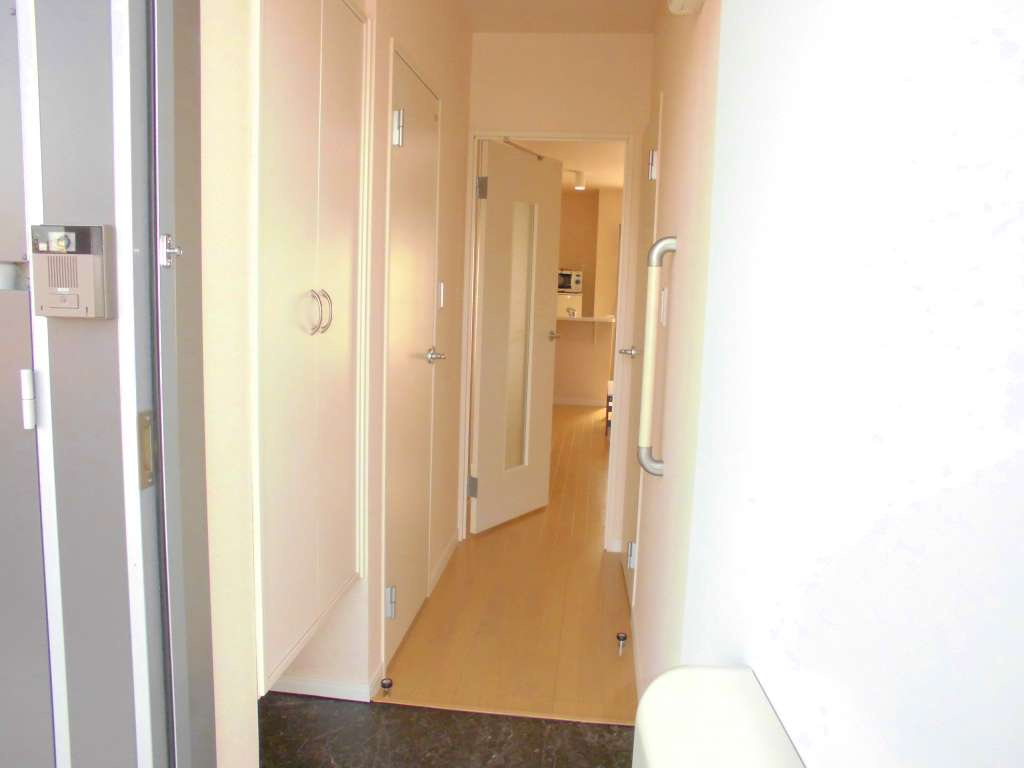 レオネクストルーチェⅡの玄関