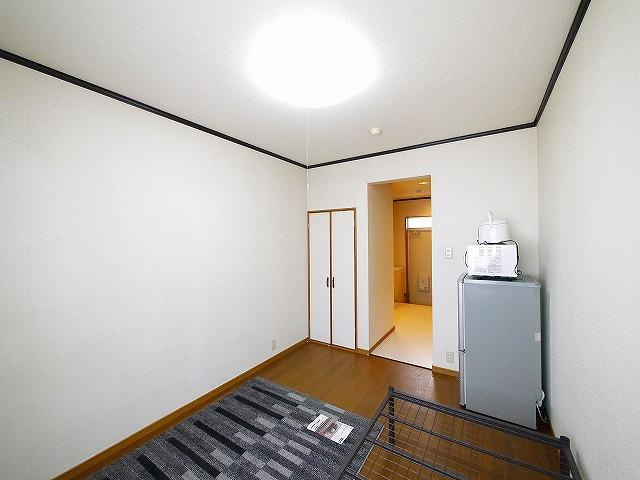 ジョイフル敷島の洋室|明るい洋室です