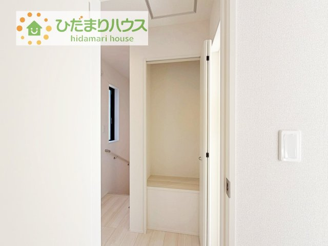 【収納】 | 我孫子市新木野6期　新築戸建　2号棟 | 1階の廊下収納は日用品のストックや掃除機の格納など多様に使えます。