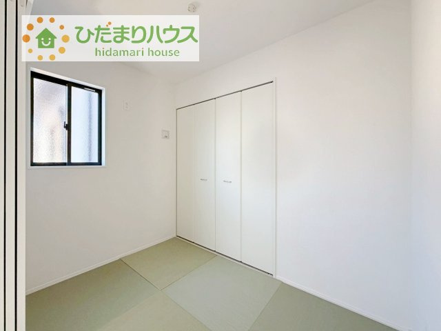 【和室】 | 我孫子市新木野6期　新築戸建　2号棟 | 小さなお子さまのいる方におすすめ！リビング横の和室でお子様が遊んでる様子も確認できます(^^)/