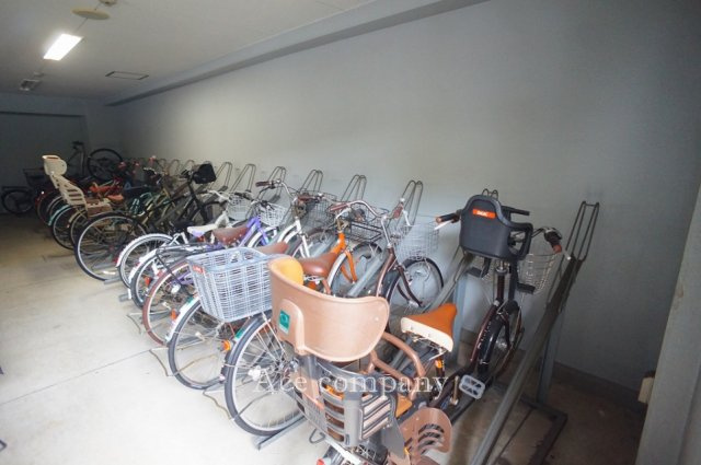 【駐輪場】 | グランコート鴻池新田 | 【屋内駐輪場】