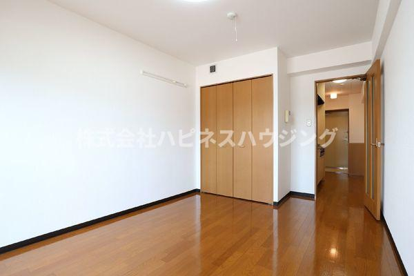 ロイヤルハウスの洋室