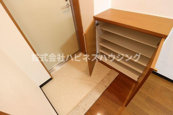 ロイヤルハウスの玄関