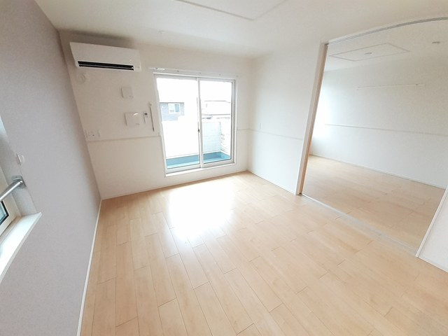 エミリオ・クレストBの居間・リビング