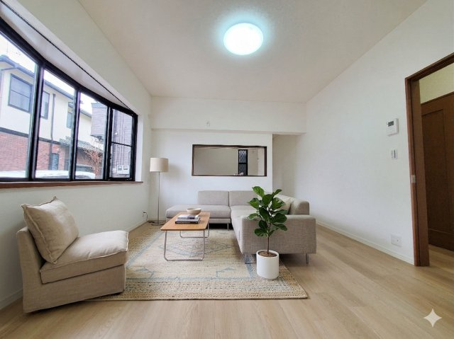 北葛飾郡松伏町　ゆめみ野東2丁目　中古戸建の居間・リビング|ゆったりとした居間です　※家具をCGで加工しており、家具付き販売ではございません。