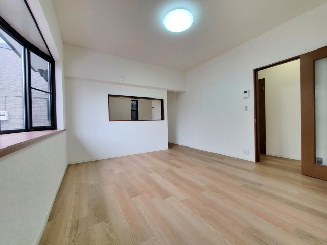 北葛飾郡松伏町　ゆめみ野東2丁目　中古戸建の居間・リビング|こちらの居間で趣味の時間をお楽しみください