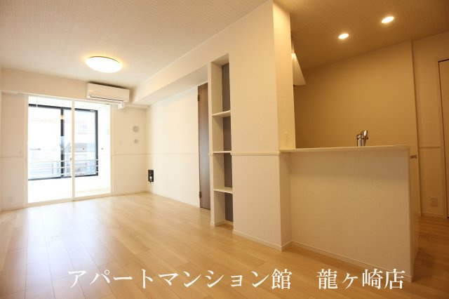 フェニックスBの居間・リビング