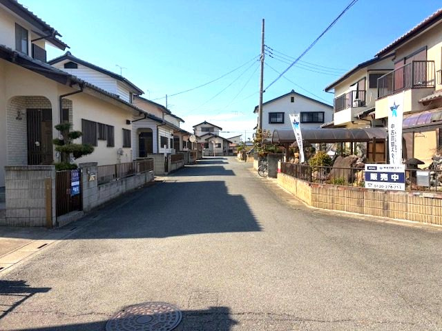 上里町七本木　中古1799の前面道路含む現地写真