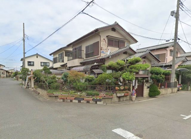 上里町七本木　中古1799の前面道路含む現地写真
