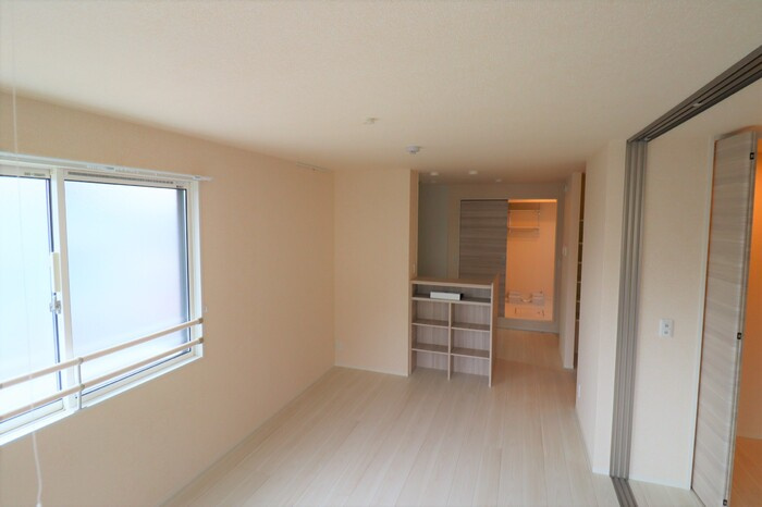 川崎市多摩区宿河原６丁目のアパートの居間・リビング