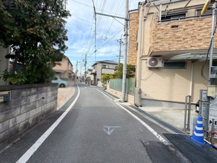 対面式システムキッチンは浄水器・食器洗い乾燥機付きです。ご家族との団らんを楽しみながら家事の時短をサポート。