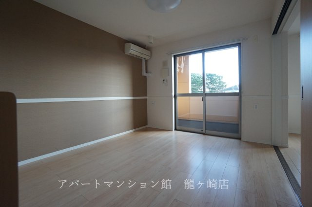 EAST ROCK2（イーストロック）の居間・リビング|リビングが見渡せるカウンターキッチン♪