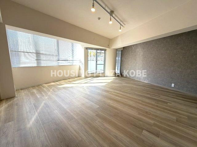 ベルトゥリー若草ANNEXの居間・リビング