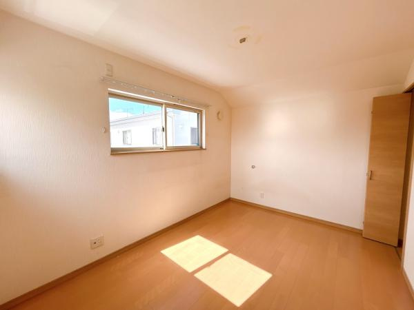 八戸市諏訪３丁目の洋室