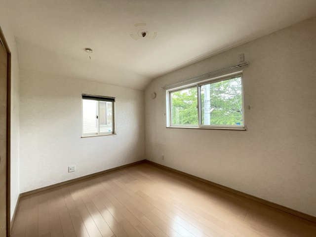 八戸市諏訪３丁目の洋室