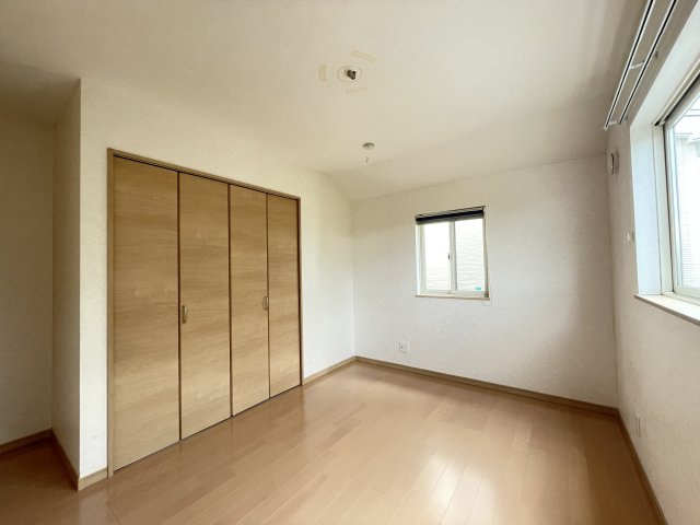八戸市諏訪３丁目の洋室