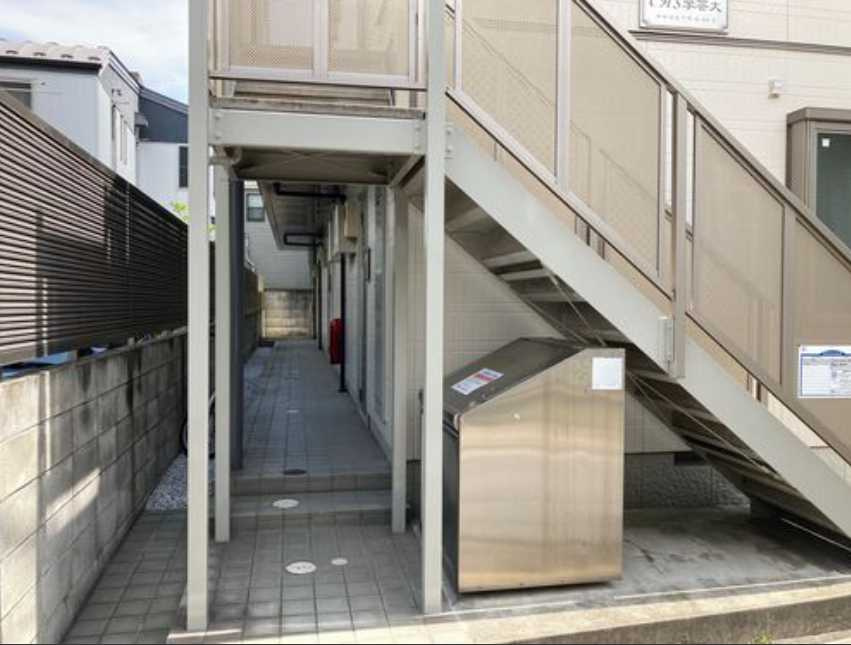 CHS学芸大　リノベーション済　ウォークインクロゼット　南向きのエントランス