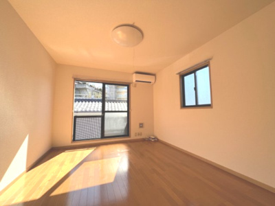 【居間・リビング】 | ボヌール赤塚公園 | ゆったり過ごせるリビングです