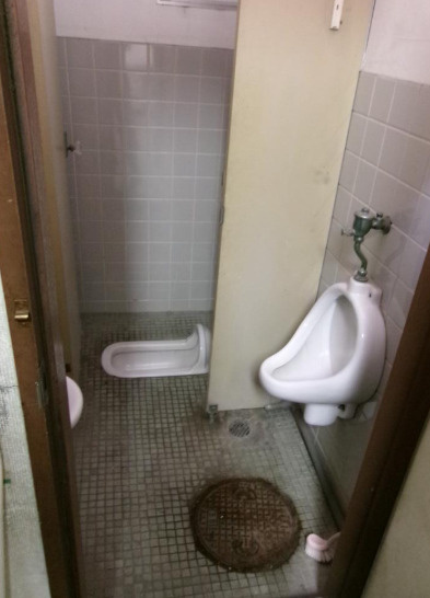 大阪市中央区森ノ宮中央１丁目の事務所のトイレ