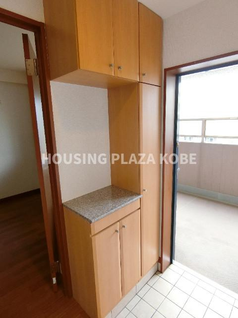 フォーラム城ヶ岡参番館の玄関