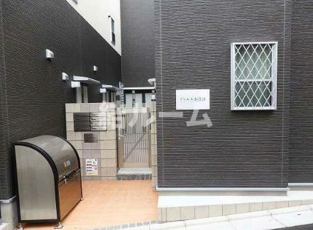 板橋区大原町のアパートのエントランス