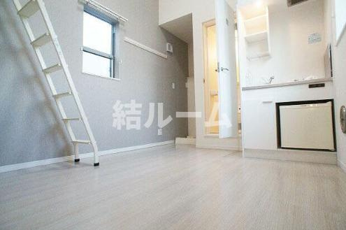 板橋区大原町のアパートの居間・リビング