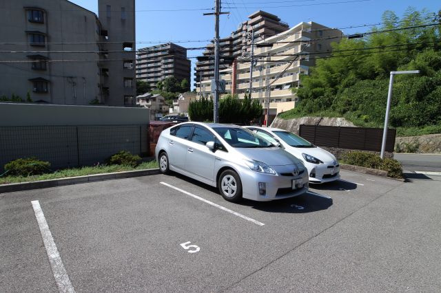 クレール有瀬の駐車場