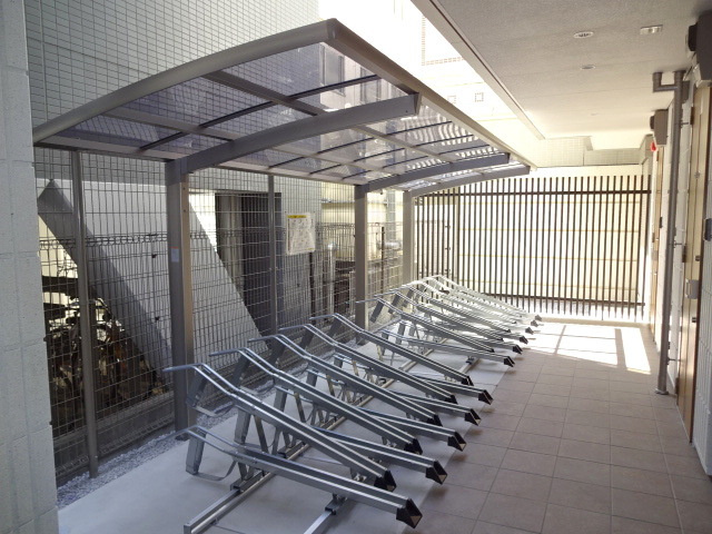ラ　メゾン　ブランシェの駐車場|★入居者専用駐輪場はオートロック内にあります★