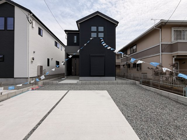 東区三苫2丁目7期　3号棟の前面道路含む現地写真