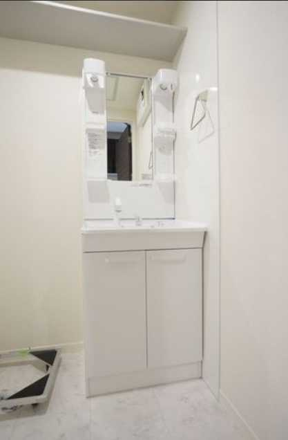 Creliss　高遮音床システム　南東角部屋　駅近の洗面所