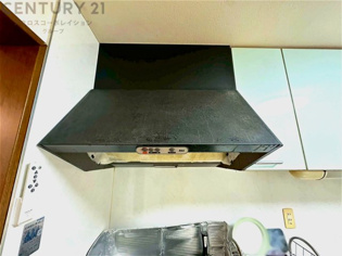 パワフルな吸引力で調理中の臭気等をしっかり処理してくれ、室内を快適に保ってくれます。
