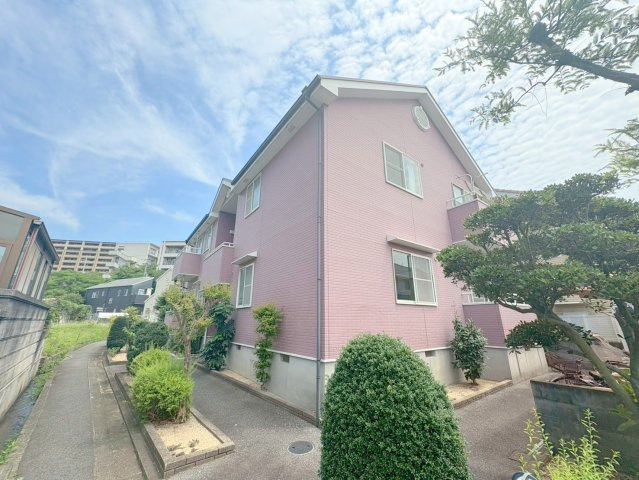 宝塚市山本中１丁目のアパートの外観