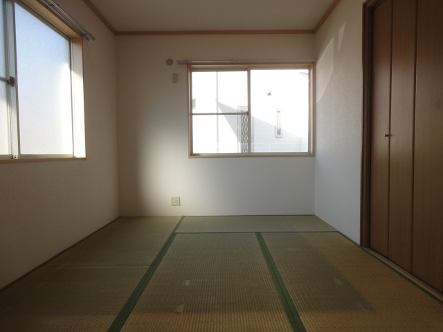 メゾン翠生園の和室