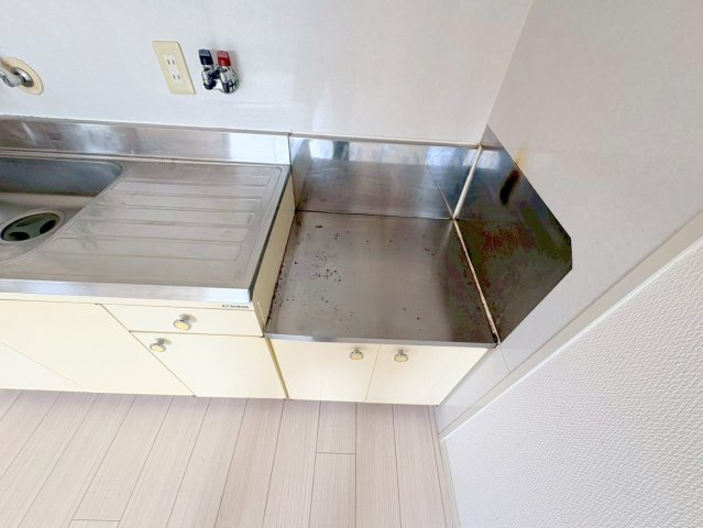 宝塚市山本中１丁目のアパートのキッチン