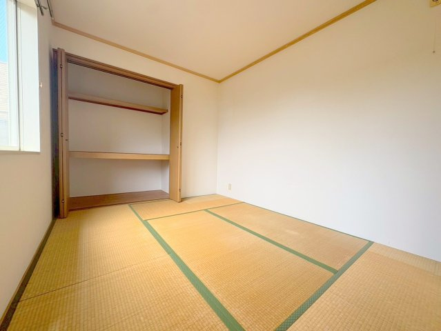 宝塚市山本中１丁目のアパートの和室