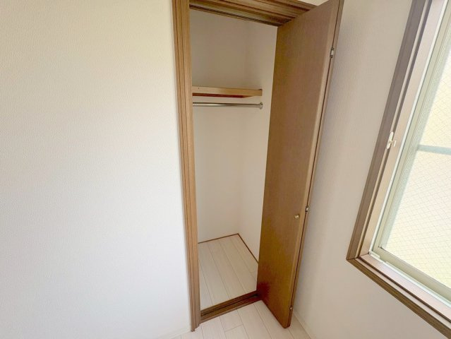 宝塚市山本中１丁目のアパートの収納