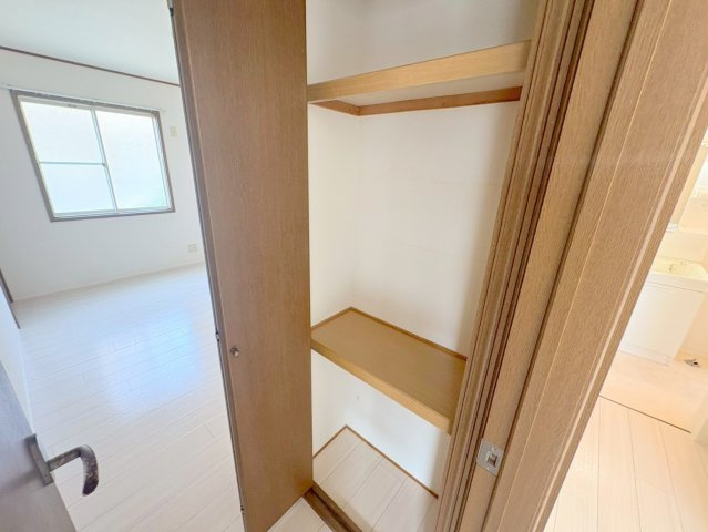 宝塚市山本中１丁目のアパートの収納