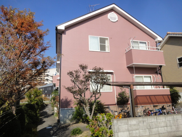 メゾン翠生園のエントランス