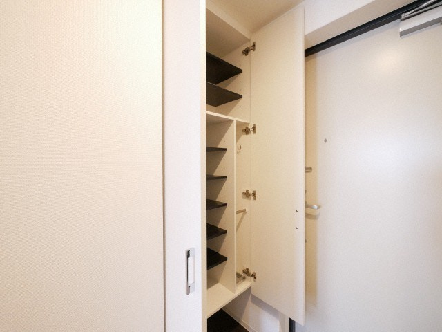 セレニテ西中島アリア弐番館の収納