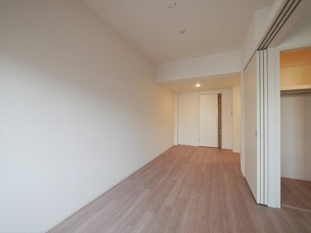 セレニテ西中島アリア弐番館の居間・リビング