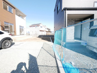 【庭】 | 中央市成島 新築戸建全3棟 3号棟 車並列2台+広いお庭