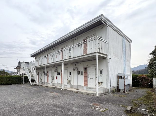 学のまどいの外観