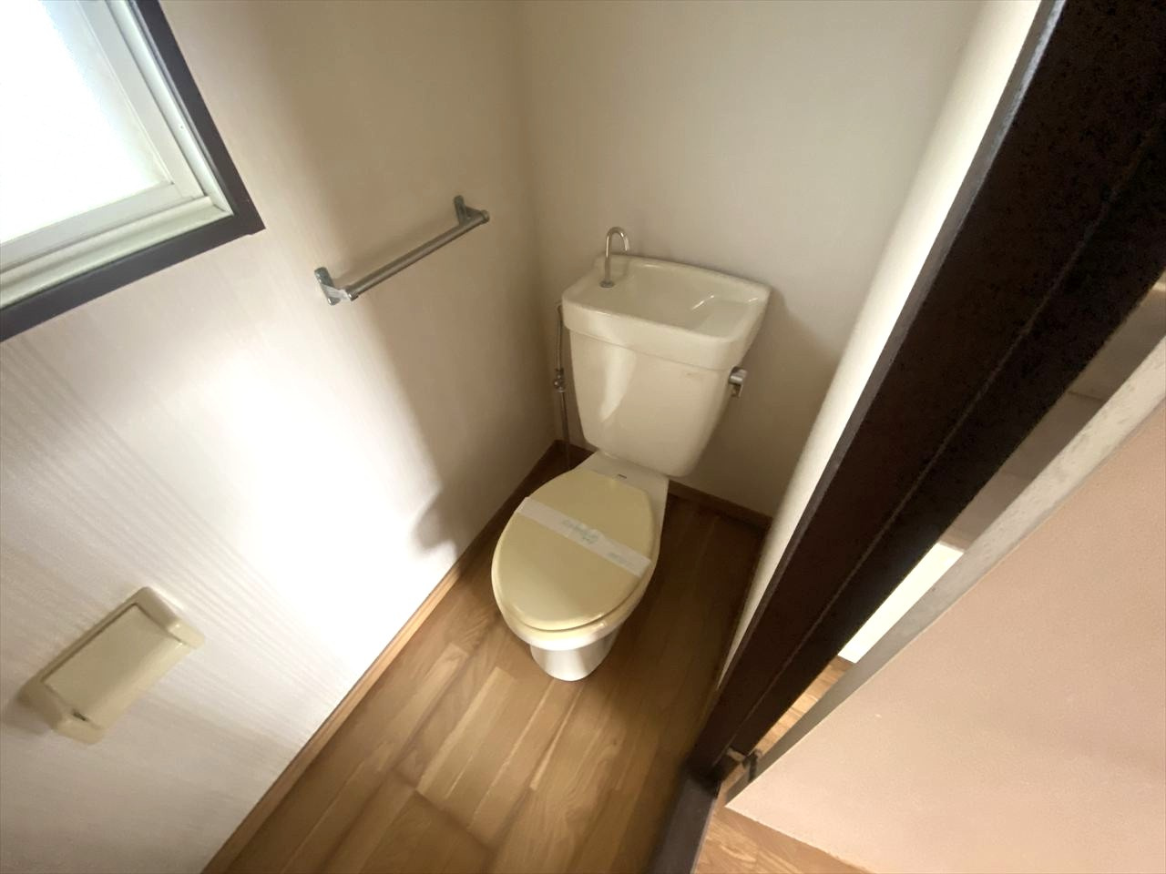 学のまどいのトイレ