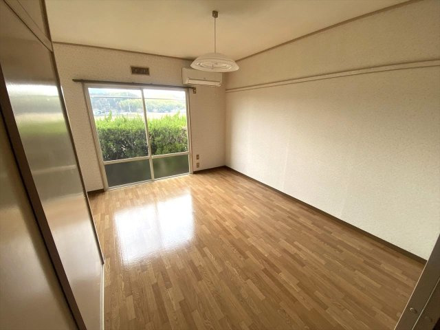 学のまどいの居間・リビング