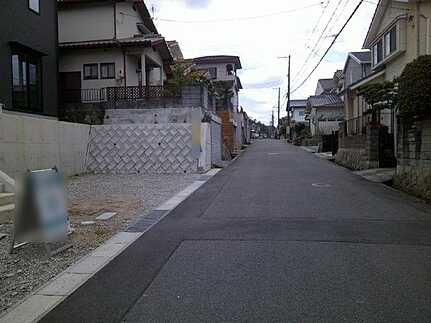 安芸郡府中町瀬戸ハイム２丁目の前面道路含む現地写真