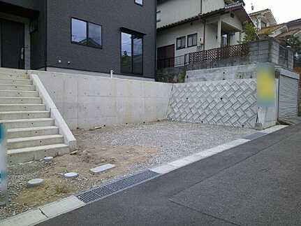 安芸郡府中町瀬戸ハイム２丁目の駐車場