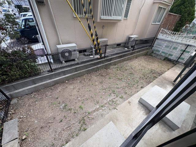 サンビレッジ中村A棟の庭