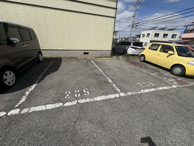 サンビレッジ中村A棟の駐車場