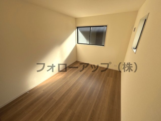 リーブルガーデン 枚方市渚東町4期の洋室|使い勝手のいい洋室です