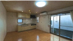 あきる野市伊奈　中古戸建の居間・リビング